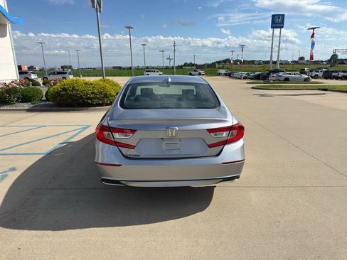 Used 2020 Honda Accord LX image 6