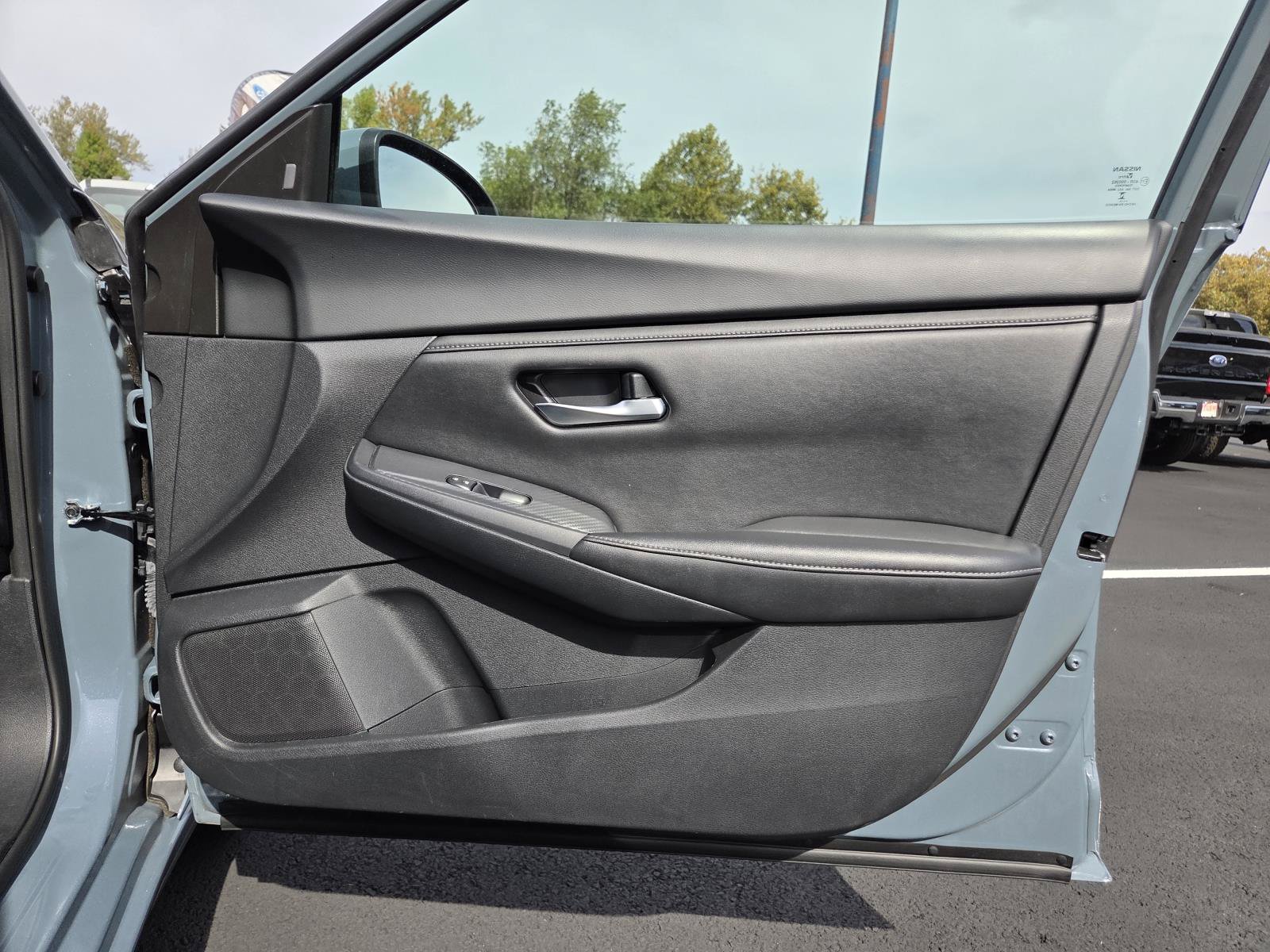 Used 2024 Nissan Sentra SV FWD image 22