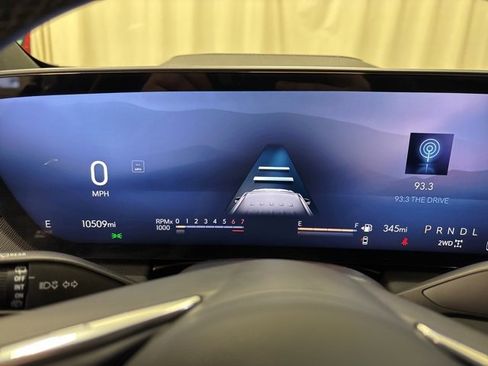 Used 2025 Buick Enclave Preferred image 28