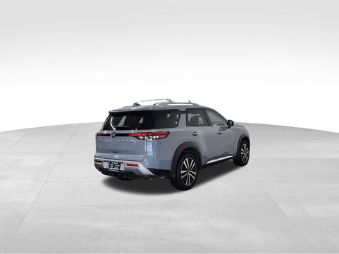 Used 2025 Nissan Pathfinder Platinum AWD/4WD image 8