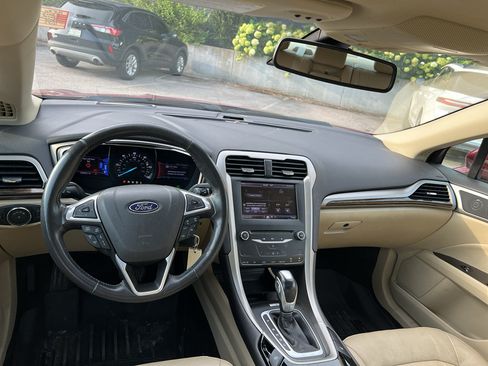 Used 2013 Ford Fusion SE FWD image 10