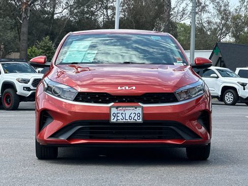 Used 2023 Kia Forte LXS w/ LXS Technology Package FWD image 7