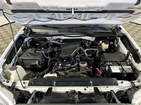 Used 2018 Toyota Tacoma SR image 33