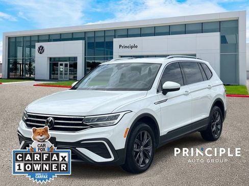 Used 2022 Volkswagen Tiguan SE w/ Panoramic Sunroof Package image 1