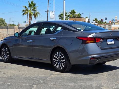 Used 2025 Nissan Altima 2.5 SV FWD image 6