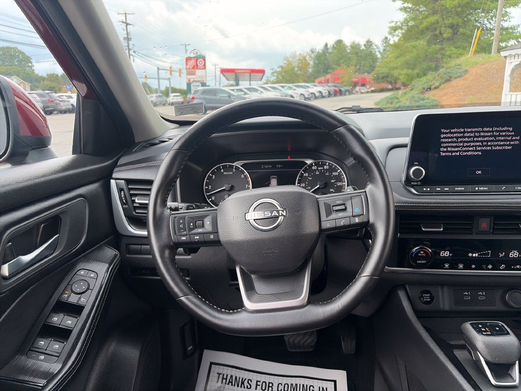 Used 2025 Nissan Rogue SV FWD image 14