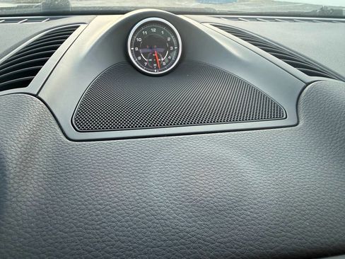 Used 2014 Porsche Cayenne Platinum Edition image 17