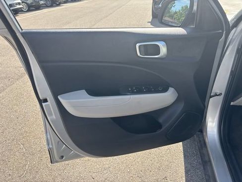 Used 2026 Hyundai Venue SEL FWD image 12