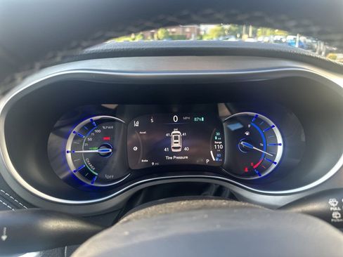 New 2024 Chrysler Pacifica Premium image 41