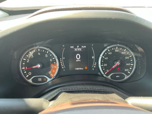 Used 2015 Jeep Renegade Latitude w/ Popular Equipment Group AWD/4WD image 18