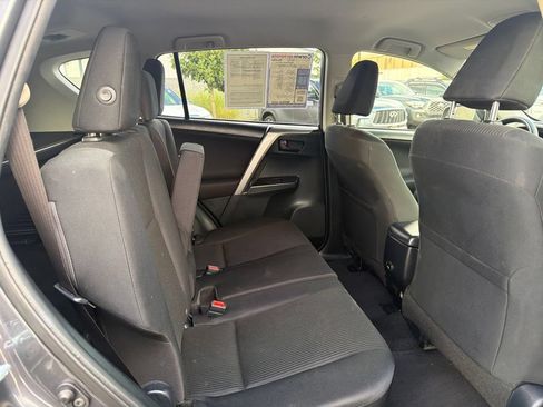 Used 2017 Toyota RAV4 LE FWD image 15