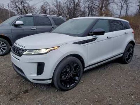 Used 2023 Land Rover Range Rover Evoque SE AWD/4WD image 2