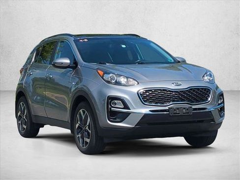 Used 2022 Kia Sportage EX AWD/4WD image 3