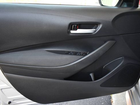 Used 2021 Toyota Corolla LE FWD image 14