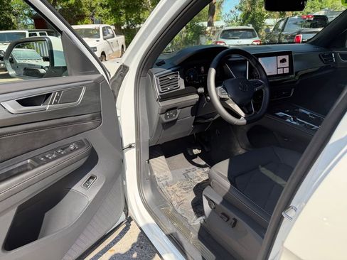 Used 2026 Volkswagen Atlas Cross Sport SE image 15