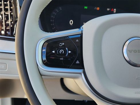 New 2026 Volvo XC60 B5 Ultra w/ Climate Package image 8