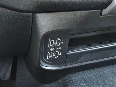 Used 2024 RAM 2500 Big Horn w/ Bed Utility Group image 18