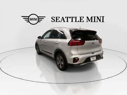 Used 2020 Kia Niro EX FWD image 8