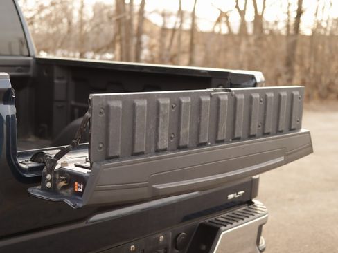 Used 2023 GMC Sierra 1500 SLT w/ SLT Convenience Package image 32