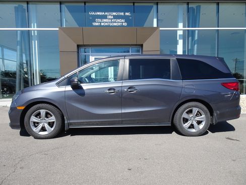 Used 2018 Honda Odyssey EX image 2
