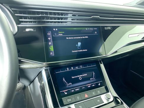 Certified 2025 Audi Q7 3.0T Premium Plus image 8