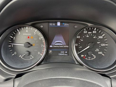 Used 2021 Nissan Rogue Sport SL w/ Premium Package image 21