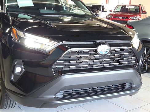 Certified 2024 Toyota RAV4 XLE Premium image 9