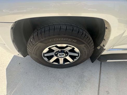 Used 2018 Toyota 4Runner SR5 image 32