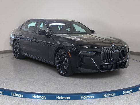 Certified 2024 BMW 740i w/ Premium Package 2 RWD image 3