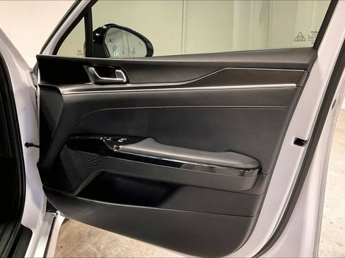 Used 2022 Kia K5 GT FWD image 23