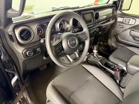 Used 2023 Jeep Wrangler Unlimited Sport AWD/4WD image 32