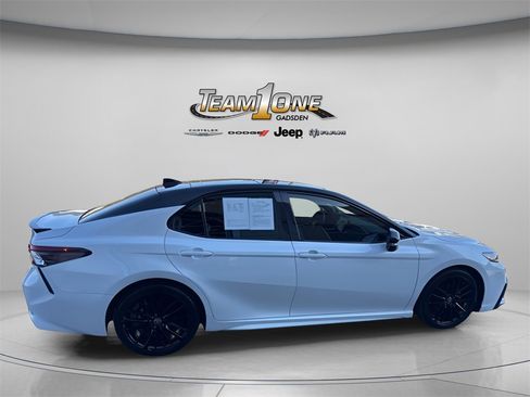 Used 2022 Toyota Camry XSE image 9