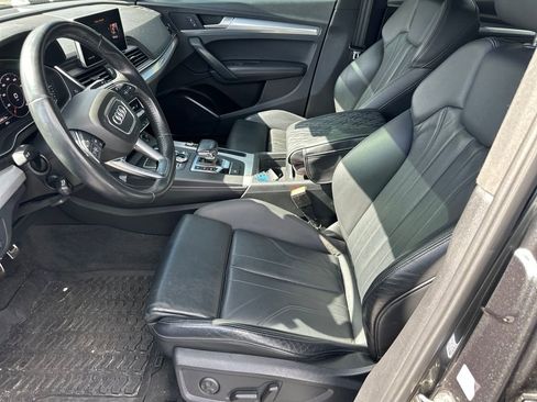 Used 2020 Audi Q5 2.0T Titanium Premium Plus w/ Premium Plus Package image 10