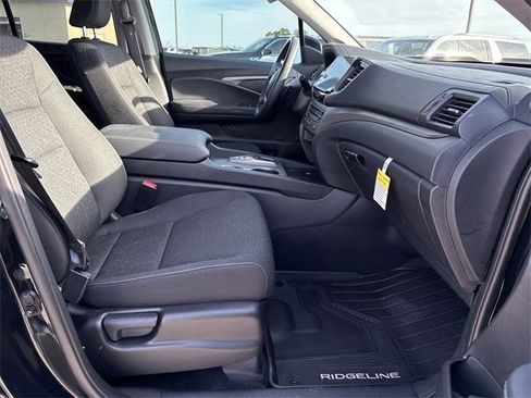 Used 2025 Honda Ridgeline Sport image 26