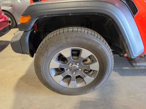 Used 2018 Jeep Wrangler Unlimited Sport S AWD/4WD image 3