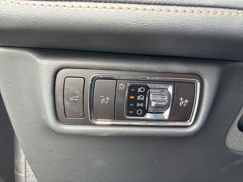 Used 2025 Lincoln Aviator Reserve w/ Equipment Group 201A AWD/4WD image 12