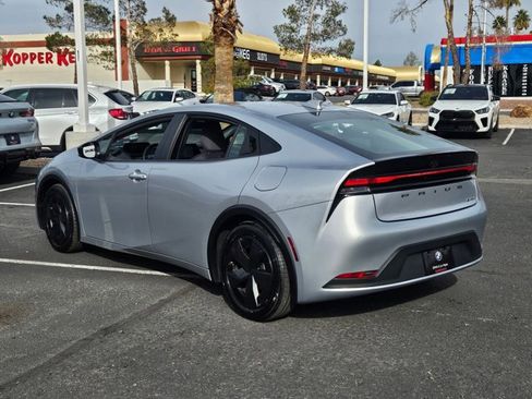 Used 2025 Toyota Prius LE image 8