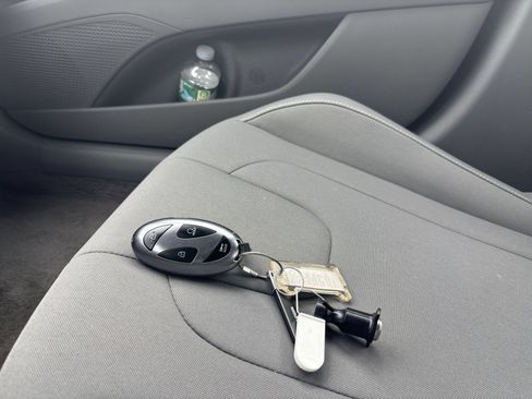 Used 2026 Hyundai Elantra Sport FWD image 18