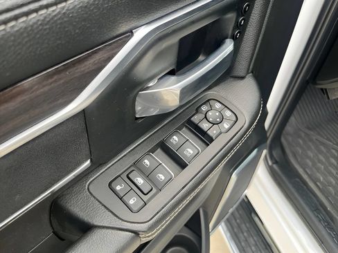 Used 2025 RAM 3500 Laramie AWD/4WD image 13