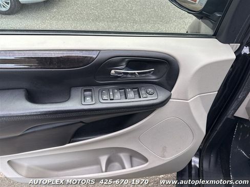 Used 2017 Dodge Grand Caravan SE w/ Power Window Group image 17