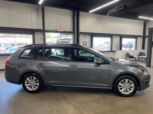 Used 2016 Volkswagen Golf S FWD image 9