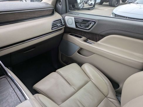Used 2023 Lincoln Navigator L Reserve AWD/4WD image 20
