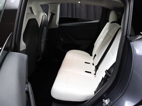 Used 2023 Tesla Model Y Long Range image 49