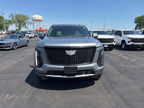 Used 2025 Cadillac Escalade Sport Platinum w/ LPO, ONYX Package AWD/4WD image 6