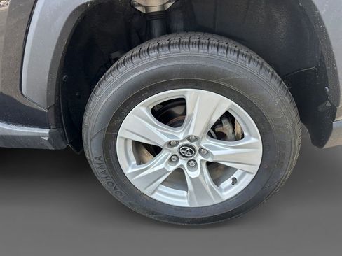 Used 2020 Toyota RAV4 XLE image 8