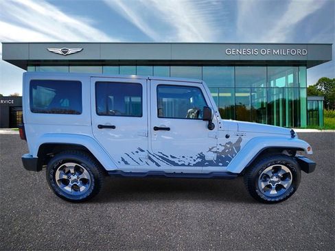Used 2017 Jeep Wrangler Unlimited Sahara w/ Dual Top Group image 4