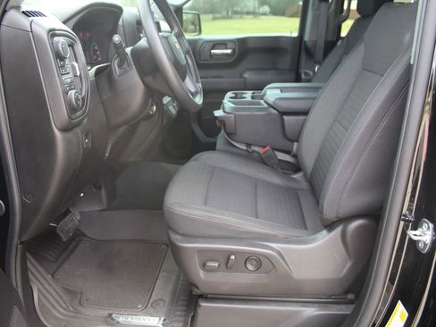 Used 2025 Chevrolet Silverado 1500 Custom AWD/4WD image 4