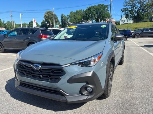 Used 2024 Subaru Crosstrek 2.0i Premium AWD/4WD image 3