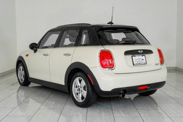 Used 2016 MINI Cooper 4-Door Hardtop FWD image 8