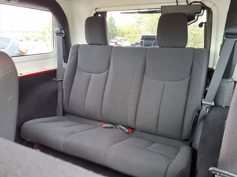 Used 2017 Jeep Wrangler Sport image 15